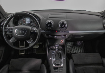 Подержанный автомобиль Audi A3 Sedan 2014 года (13 фото)