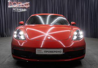 Подержанный автомобиль Porsche Cayman 2016 года (2 фото)