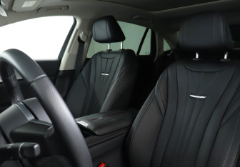 Подержанный автомобиль Hongqi H5 2024 года (17 фото)