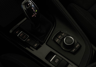 Подержанный автомобиль BMW X1 2019 года (16 фото)