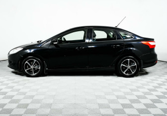 Подержанный автомобиль Ford Focus Sedan 2012 года (3 фото)