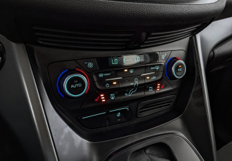 Подержанный автомобиль Ford Kuga 2018 года (21 фото)