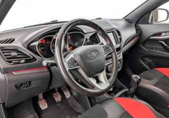 Подержанный автомобиль LADA (ВАЗ) Vesta Sedan 2022 года (16 фото)