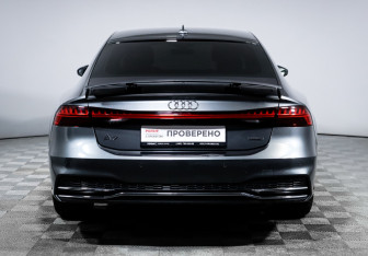 Подержанный автомобиль Audi A7 2021 года (6 фото)
