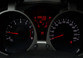 Подержанный автомобиль Nissan Juke 2012 года (19 фото)