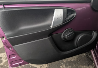 Подержанный автомобиль Peugeot 107 2012 года (19 фото)