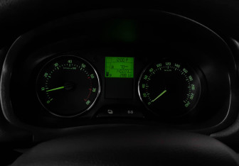 Подержанный автомобиль Skoda Fabia Hatchback 2014 года (12 фото)