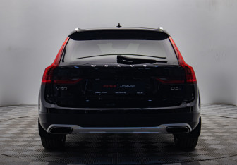 Подержанный автомобиль Volvo V90 Cross Country 2017 года (4 фото)