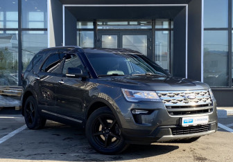 Подержанный автомобиль Ford Explorer 2018 года (3 фото)