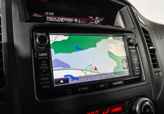 Подержанный автомобиль Mitsubishi Pajero 2012 года (16 фото)