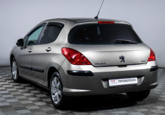 Подержанный автомобиль Peugeot 308 Hatchback 2011 года (7 фото)