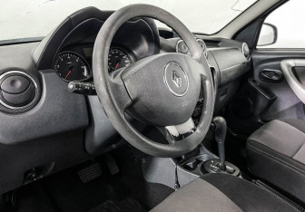 Подержанный автомобиль Renault Duster 2013 года (13 фото)