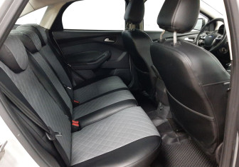 Подержанный автомобиль Ford Focus Sedan 2011 года (11 фото)