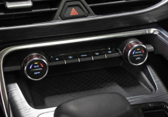 Подержанный автомобиль Geely Tugella 2021 года (18 фото)