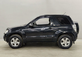 Подержанный автомобиль Suzuki Grand Vitara 2008 года (8 фото)