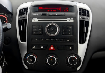 Подержанный автомобиль Kia Ceed Hatchback 2010 года (15 фото)