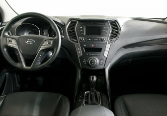 Подержанный автомобиль Hyundai Santa Fe 2018 года (11 фото)