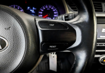 Подержанный автомобиль Kia Rio Hatchback 2021 года (26 фото)