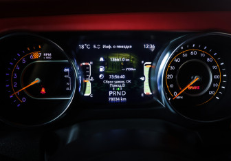 Подержанный автомобиль Jeep Wrangler 2022 года (16 фото)