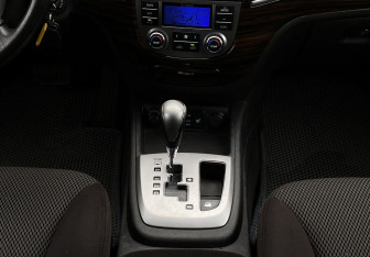 Подержанный автомобиль Hyundai Santa Fe 2012 года (13 фото)