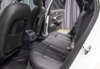 Подержанный автомобиль Audi A6 Sedan 2020 года (12 фото)