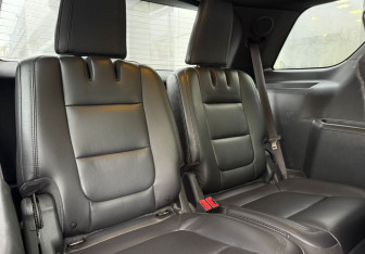 Подержанный автомобиль Ford Explorer 2013 года (12 фото)