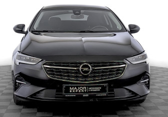 Подержанный автомобиль Opel Insignia Liftback 2021 года (2 фото)