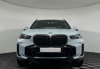 Подержанный автомобиль BMW X5 2025 года (3 фото)