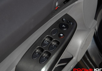 Подержанный автомобиль Honda Civic Sedan 2008 года (16 фото)