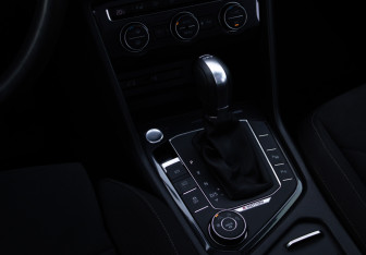 Подержанный автомобиль Volkswagen Tiguan 2017 года (22 фото)
