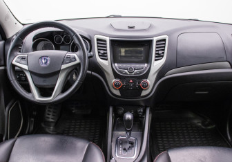 Подержанный автомобиль Changan CS35 2014 года (12 фото)