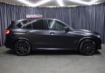 Подержанный автомобиль BMW X5 M 2021 года (4 фото)
