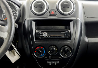 Подержанный автомобиль LADA (ВАЗ) Granta Liftback 2017 года (15 фото)