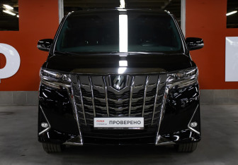 Подержанный автомобиль Toyota Alphard 2019 года (2 фото)