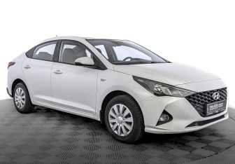 Подержанный автомобиль Hyundai Solaris Sedan 2021 года (3 фото)