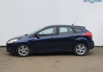 Подержанный автомобиль Ford Focus Hatchback 2012 года (8 фото)
