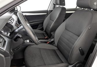 Подержанный автомобиль Skoda Octavia Liftback 2018 года (20 фото)