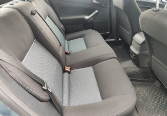 Подержанный автомобиль Ford Mondeo Sedan 2009 года (11 фото)