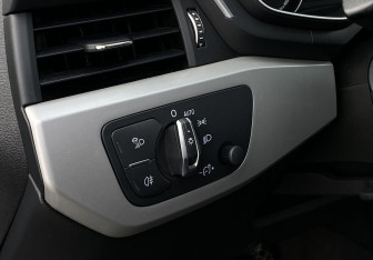 Подержанный автомобиль Audi A4 Sedan 2020 года (21 фото)