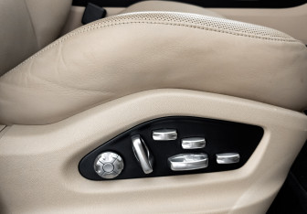 Подержанный автомобиль Porsche Cayenne 2018 года (30 фото)