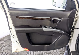 Подержанный автомобиль Hyundai Santa Fe 2012 года (19 фото)