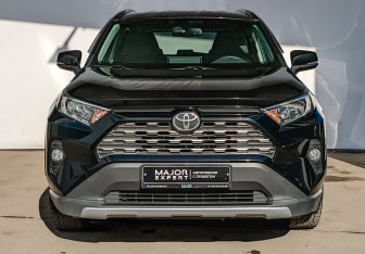 Подержанный автомобиль Toyota RAV4 2021 года (2 фото)