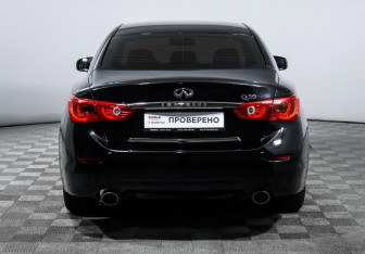 Подержанный автомобиль Infiniti Q50 2017 года (6 фото)