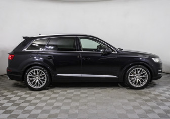 Подержанный автомобиль Audi Q7 2017 года (4 фото)