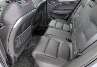 Подержанный автомобиль Geely Tugella 2022 года (10 фото)