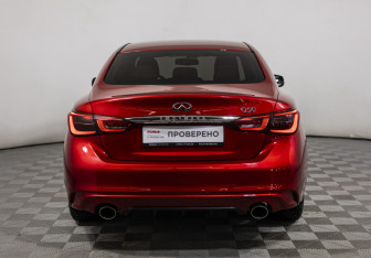 Подержанный автомобиль Infiniti Q50 2017 года (6 фото)