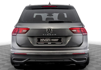 Подержанный автомобиль Volkswagen Tiguan 2021 года (6 фото)
