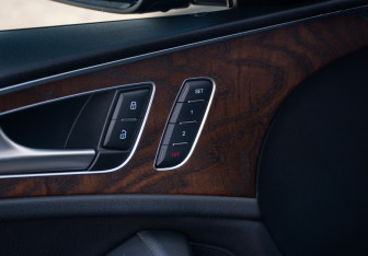 Подержанный автомобиль Audi A6 Sedan 2015 года (14 фото)