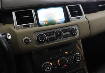 Подержанный автомобиль Land Rover Range Rover Sport 2013 года (11 фото)