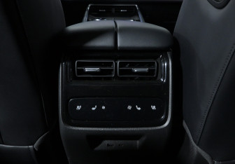 Подержанный автомобиль Chery Tiggo 9 2025 года (17 фото)